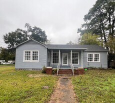 405 Rice Ln in Opelousas, LA - Building Photo
