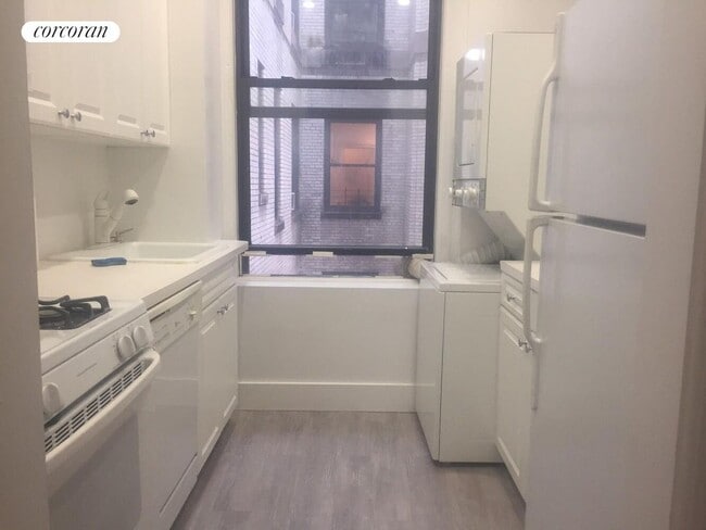 525 W End Ave in New York, NY - Foto de edificio - Building Photo