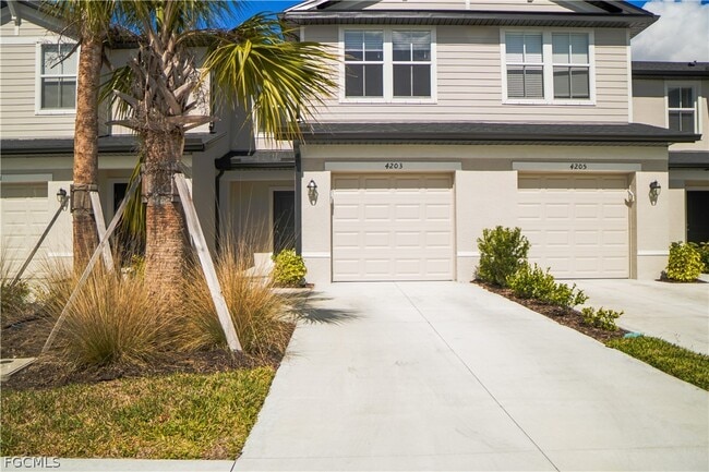 4203 Caterina Ct in North Fort Myers, FL - Building Photo - Building Photo