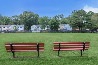 Green Lakes in Virginia Beach, VA - Building Photo - Building Photo