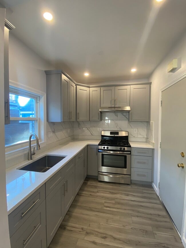 73 Marshall St, Unit 2
