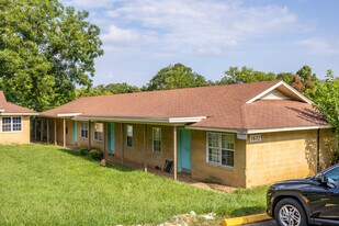 HIGHLAND COTTAGE in Tallahassee, FL - Building Photo