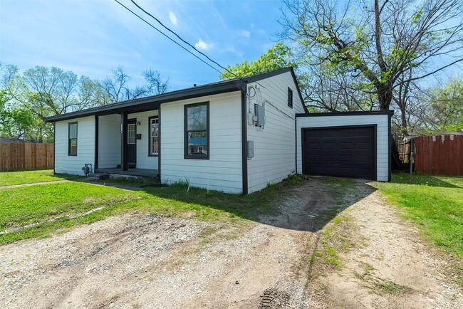 3910 Henderson St in Greenville, TX - Building Photo - Building Photo