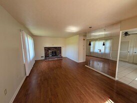 3442 Heatherfield Dr in Louisville, KY - Building Photo