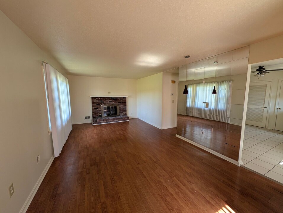 3442 Heatherfield Dr in Louisville, KY - Building Photo