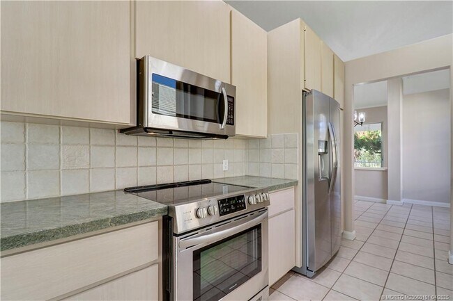 7428 SE Waxberry Cir in Hobe Sound, FL - Building Photo - Building Photo
