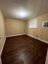 715 Meadowbrook Rd-Unit -Cottage in Jackson, MS - Building Photo - Building Photo