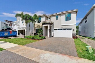 2622 NW 87th Ter in Pembroke Pines, FL - Building Photo - Building Photo