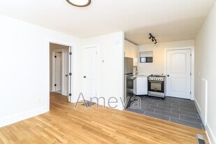 755 St Charles Ave NE in Atlanta, GA - Building Photo
