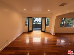 2232 Laurel Canyon Blvd in Los Angeles, CA - Building Photo - Building Photo