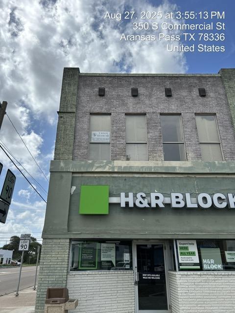 358 S Commercial St in Aransas Pass, TX - Building Photo