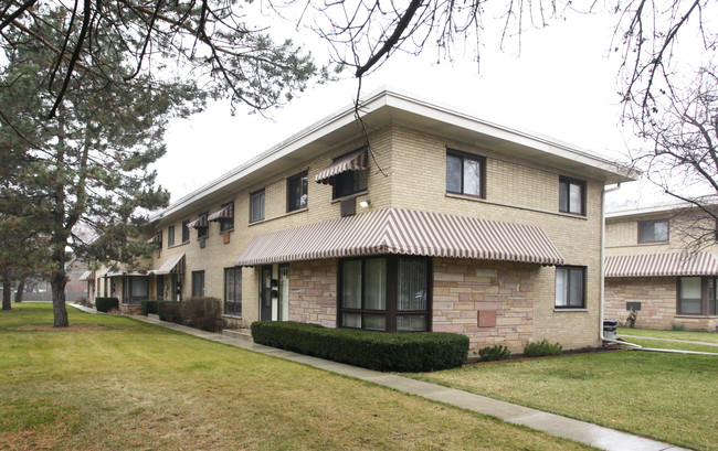 950-964 N Wheeling Rd in Mount Prospect, IL - Building Photo - Building Photo