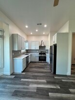 1537 9th St, Unit Beautifully Renovated 2BR in Oakland, CA - Building Photo