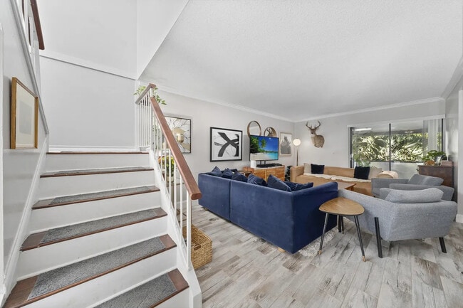 7200 NW 2nd Ave in Boca Raton, FL - Foto de edificio - Building Photo