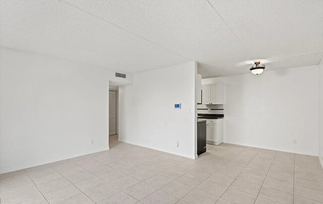 355 Monument Rd in Jacksonville, FL - Building Photo - Building Photo