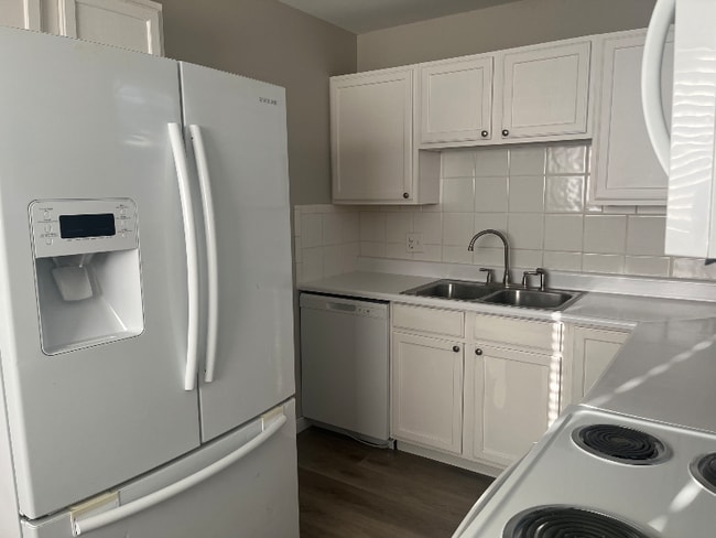 210 S Brentwood St in Lakewood, CO - Building Photo - Building Photo
