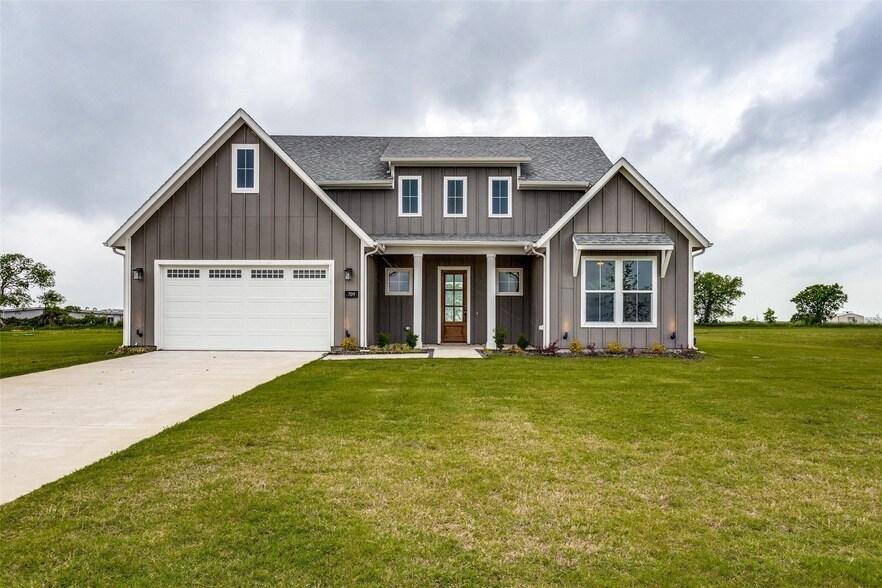 709 Lexington Ln in Nevada, TX - Building Photo