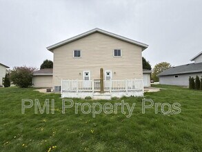 8150 S 88th St in Franklin, WI - Building Photo - Building Photo