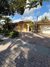 2015 Arch Creek Dr in North Miami, FL - Building Photo - Building Photo