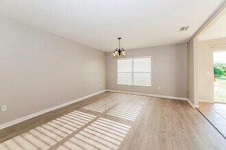 7110 Chatum Light Run in Bradenton, FL - Building Photo - Building Photo