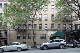 170 E 94th St in New York, NY - Building Photo - Building Photo