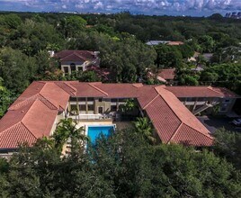 125 Edgewater Dr in Coral Gables, FL - Building Photo - Building Photo