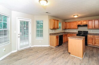265 Laura Cir in College Park, GA - Building Photo - Building Photo