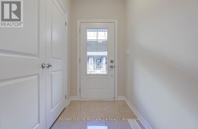 26 Folcroft St in Brampton, ON - Building Photo - Building Photo