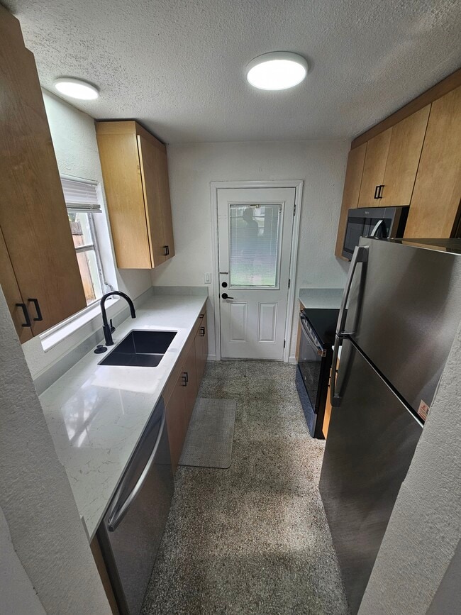 112 38th Ave SE, Unit 112