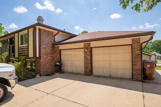 6011 Queens Dr in Lincoln, NE - Building Photo - Building Photo
