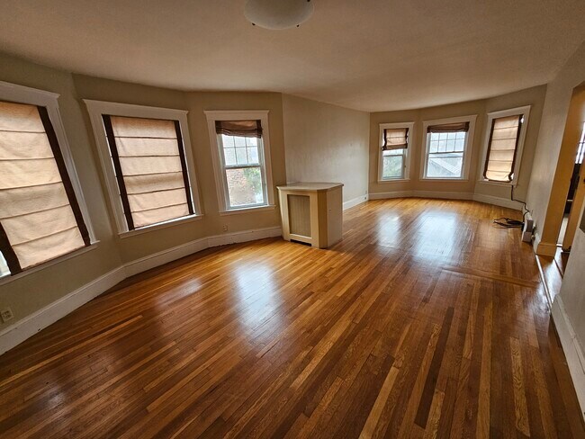 82 Walnut St in Brookline, MA - Foto de edificio - Building Photo