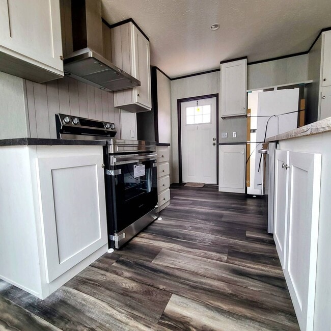 property at 94 Harvest Cir