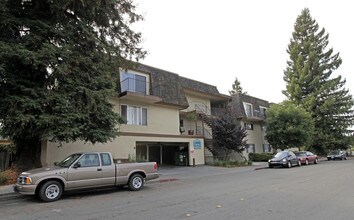 Alpine Apartments in Santa Rosa, CA - Building Photo - Building Photo