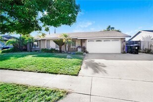 8855 Hemlock St in Rancho Cucamonga, CA - Building Photo