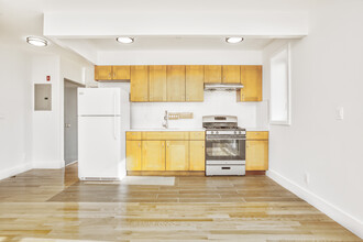 1409 W 7th St in Brooklyn, NY - Building Photo - Interior Photo