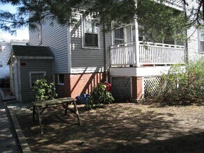 279 Washington St, Unit 3 in Somerville, MA - Foto de edificio - Building Photo