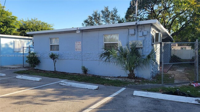 1808 NW 9th St in Fort Lauderdale, FL - Building Photo - Building Photo