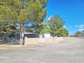 1300 W Basin Ave in Pahrump, NV - Building Photo - Building Photo