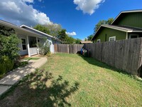 6401 Sandshof Dr in Austin, TX - Building Photo - Building Photo