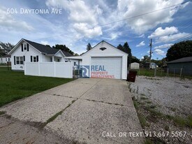 604 Daytonia Ave in Fairborn, OH - Building Photo