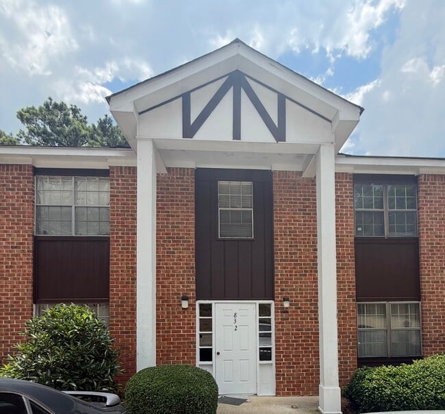 832 Beacon Pky E, Unit D