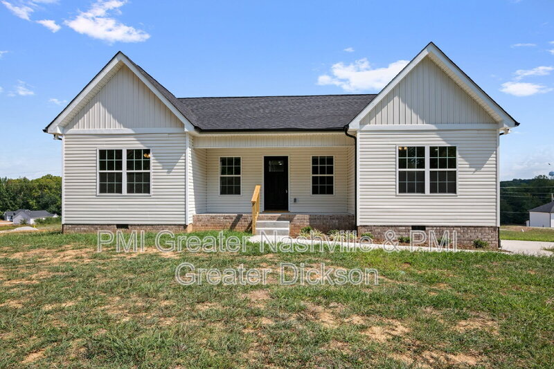 3005 Longview Court in Dickson, TN - Building Photo