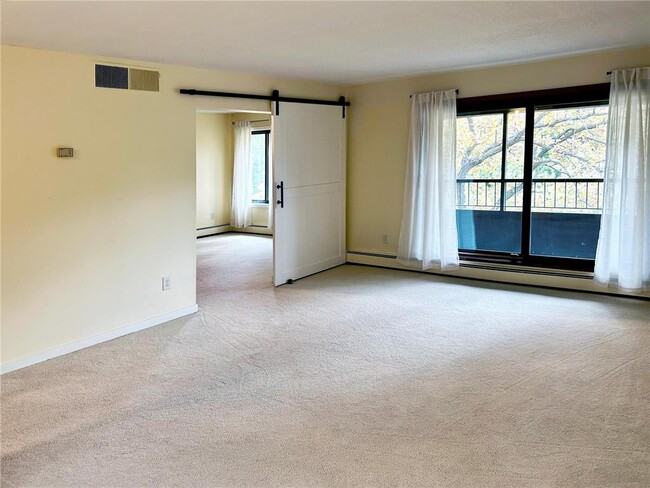 7510 Cahill Rd, Unit #303B in Edina, MN - Building Photo - Building Photo