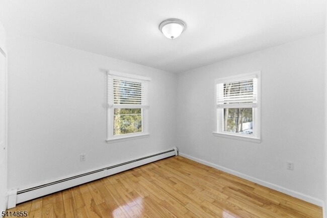 549 Ewing Ave in Franklin Lakes, NJ - Building Photo - Building Photo