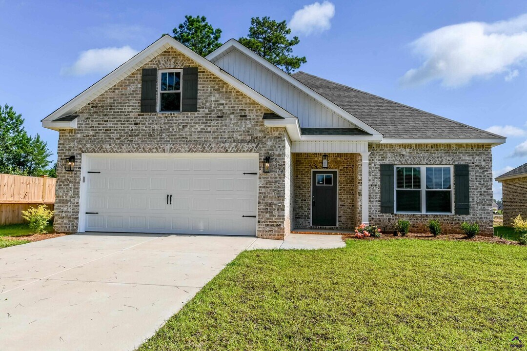 114 Haven Way in Kathleen, GA - Building Photo