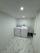 248 Fulton St in Westbury, NY - Building Photo - Building Photo