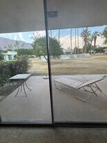 1902 Grand Bahama Dr E, Unit Palm Springs Condo in Palm Springs, CA - Building Photo