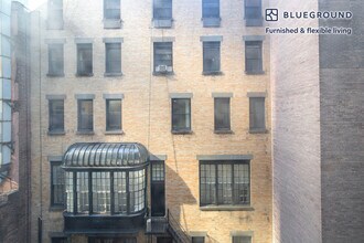 15 W 55th St in New York, NY - Building Photo - Building Photo