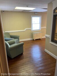 410 Simmons St photo'