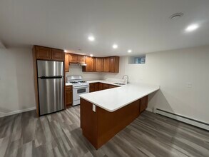 7 Lexington Ave, Unit B in Boston, MA - Building Photo - Building Photo